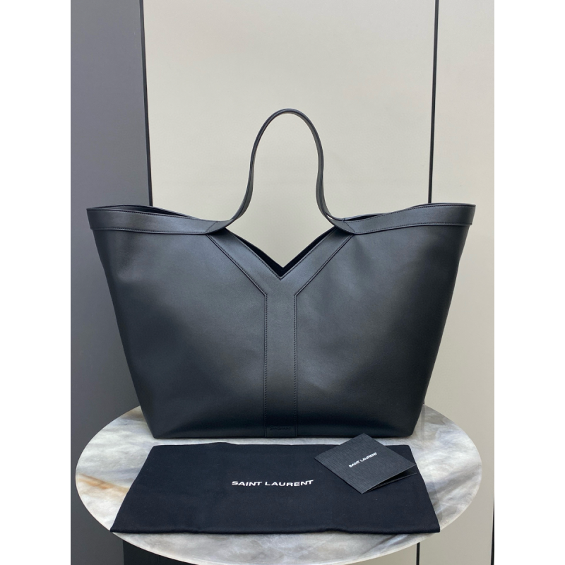 Saint Laurent Y Tote in Leather-Black 