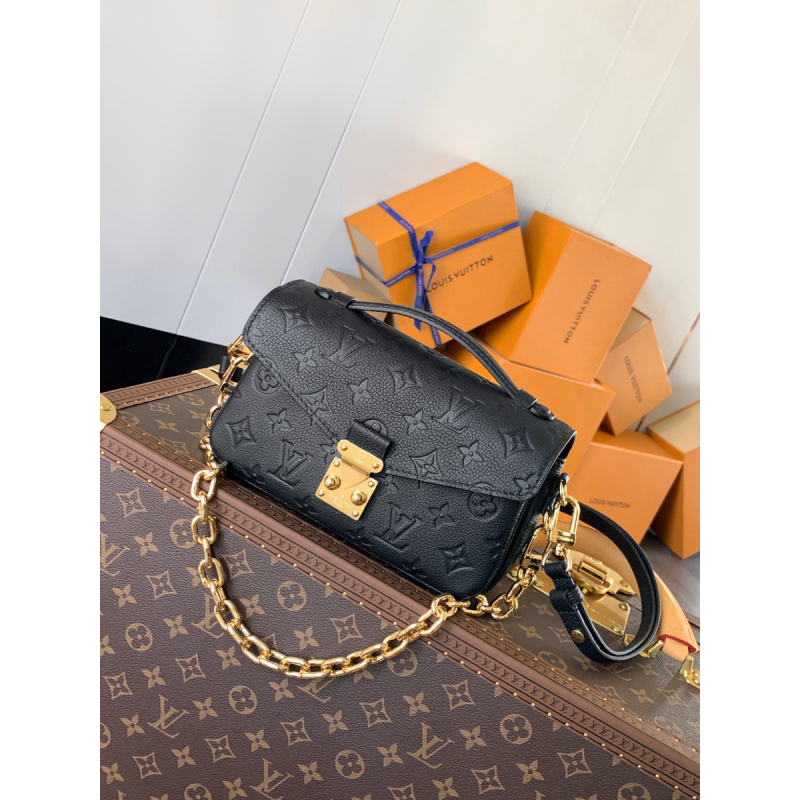 M46595 Pochette Métis East West